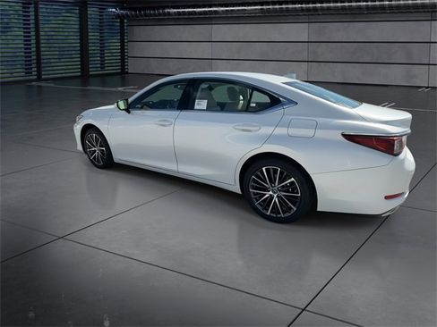 New 2025 Lexus ES 350 w/ Premium Package image 6