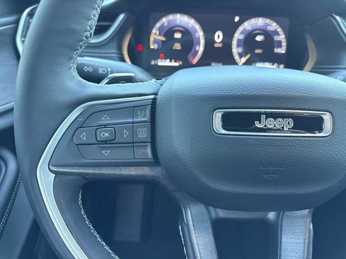 Used 2025 Jeep Grand Cherokee Limited w/ Trailer Tow Package image 15