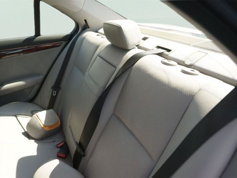 Used 2008 Mercedes-Benz C 300 Sedan image 14