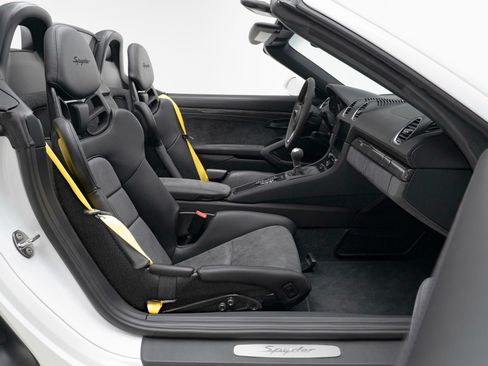 Used 2020 Porsche 718 Boxster Spyder RWD image 49