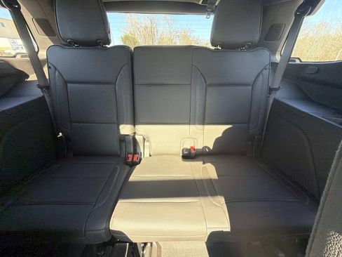 Used 2021 GMC Yukon Denali w/ Denali Premium Package image 18