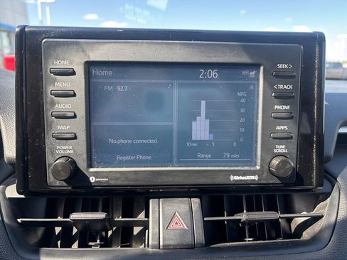 Used 2021 Toyota RAV4 LE AWD/4WD image 17