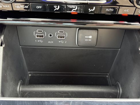 Used 2024 Jeep Grand Cherokee L Limited RWD image 31