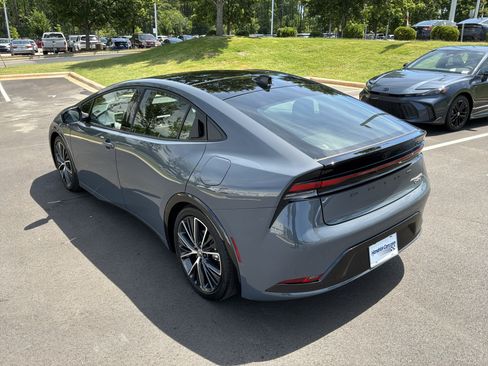 Used 2024 Toyota Prius Limited FWD image 8