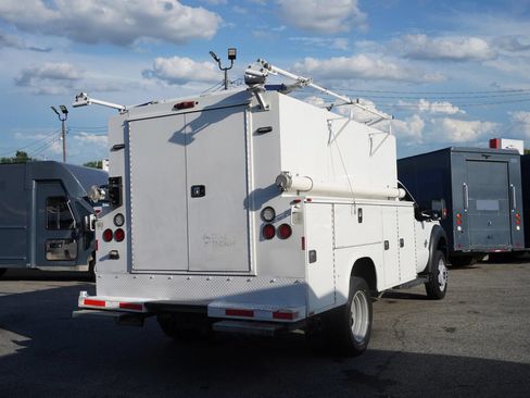 Used 2016 Ford F550 4x4 Regular Cab Super Duty image 9