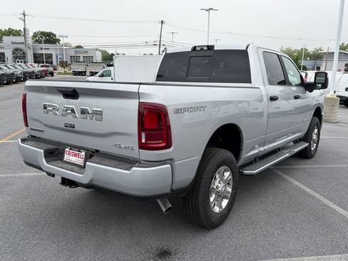 New 2026 RAM 2500 Big Horn AWD/4WD image 8
