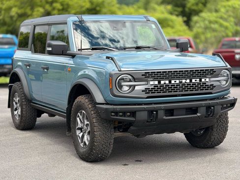 Used 2023 Ford Bronco Badlands AWD/4WD image 3