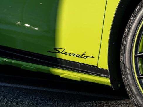 Used 2024 Lamborghini Huracan Sterrato image 11