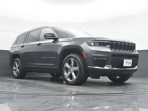Used 2022 Jeep Grand Cherokee L Limited image 23