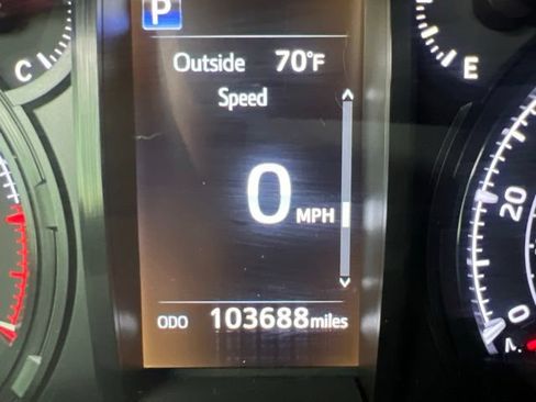 Used 2021 Toyota 4Runner SR5 Premium w/ Moonroof Package AWD/4WD image 15