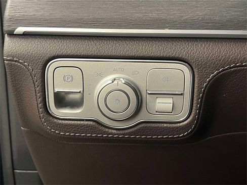 Certified 2022 Mercedes-Benz GLS 450 4MATIC image 21