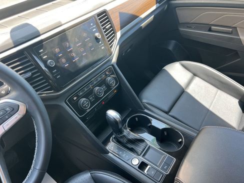 Certified 2022 Volkswagen Atlas SE FWD image 28