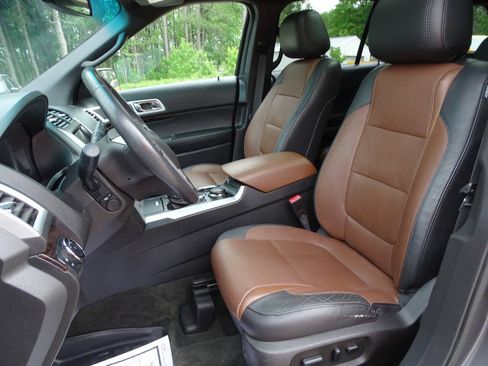 Used 2014 Ford Explorer AWD Limited w/ Equipment Group 301A image 2