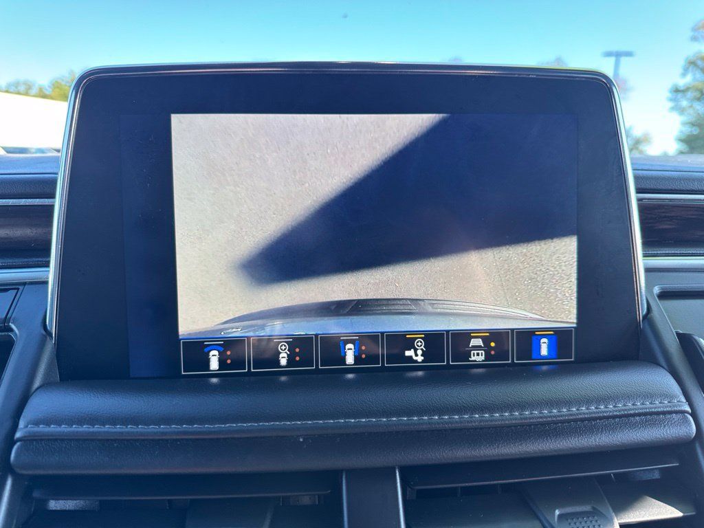 Used 2022 Chevrolet Tahoe LT w/ Luxury Package AWD/4WD image 39