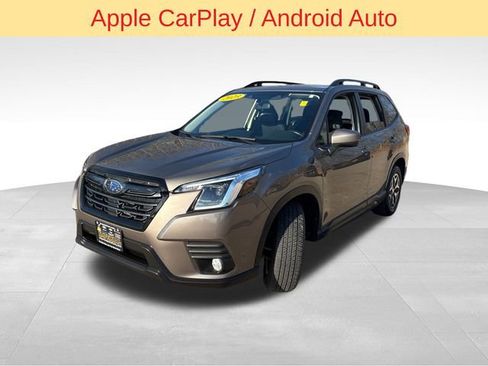 Used 2023 Subaru Forester Premium image 5