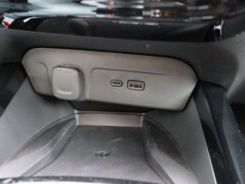 New 2026 Chevrolet Trax RS w/ Sunroof Package image 18