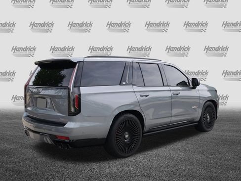 Used 2024 Cadillac Escalade V w/ LPO, ONYX Package image 9