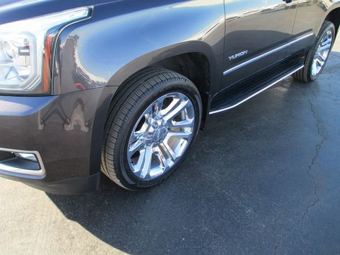 Used 2018 GMC Yukon SLT w/ Premium Edition image 11