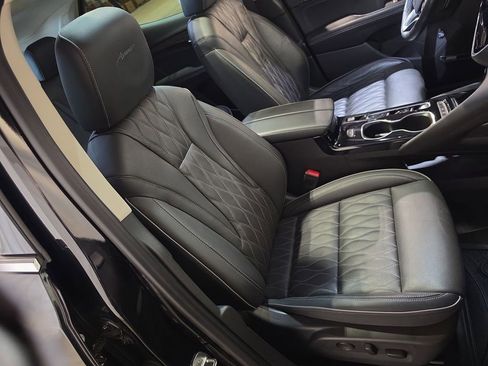 Used 2021 Buick Envision Avenir w/ Technology Package II FWD image 26