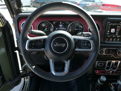 Used 2023 Jeep Wrangler Unlimited Rubicon 4xe AWD/4WD image 19