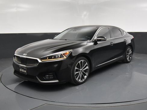 Used 2018 Kia Cadenza Technology image 2