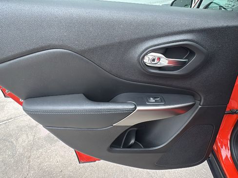 Certified 2021 Jeep Cherokee Latitude image 15