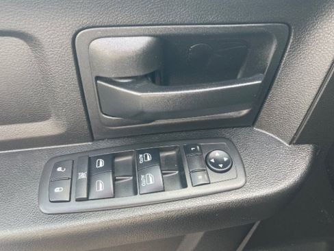 Used 2019 RAM 1500 Express AWD/4WD image 9