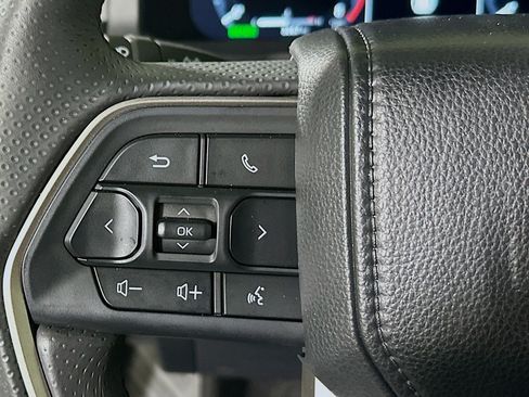 Used 2025 Toyota 4Runner TRD Off-Road AWD/4WD image 15