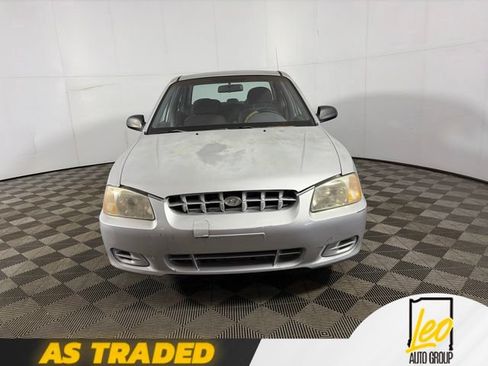 Used 2001 Hyundai Accent GL FWD image 2