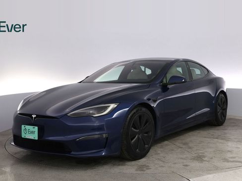 Used 2022 Tesla Model S image 2