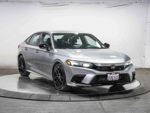 Used 2023 Honda Civic Sport image 5