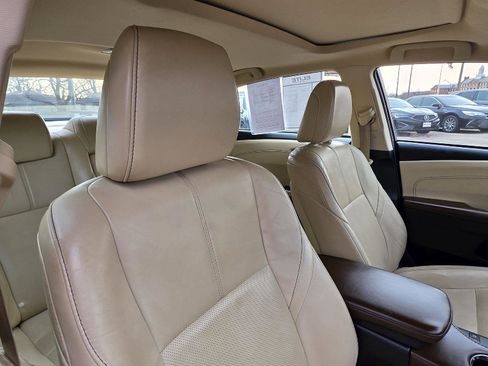 Used 2018 Toyota Avalon Limited image 31