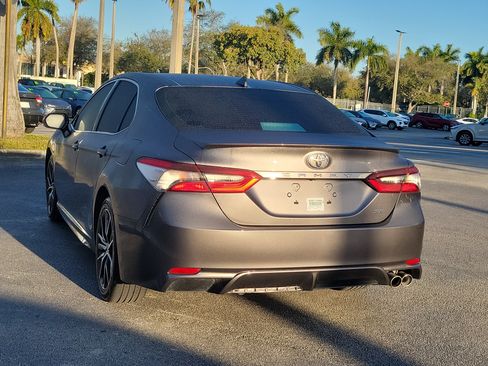 Used 2023 Toyota Camry SE image 6