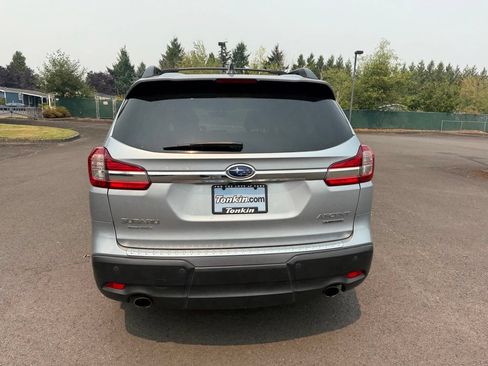 Used 2022 Subaru Ascent Limited w/ Technology Package AWD/4WD image 6