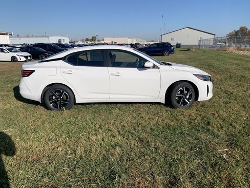 New 2025 Nissan Sentra SV w/ SV Premium Package image 4