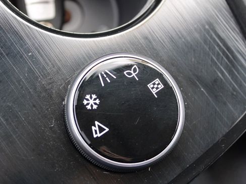 Used 2022 Nissan Rogue SV image 40