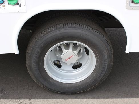 New 2026 GMC Sierra 3500 Pro w/ Convenience Package image 29