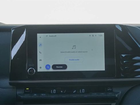 Used 2025 Toyota Camry SE image 11