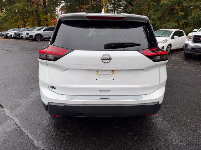 Used 2024 Nissan Rogue SV AWD/4WD image 4