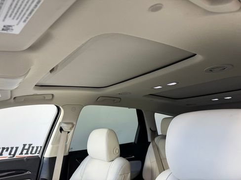 Used 2023 Buick Enclave Premium w/ Experience Buick Package image 4