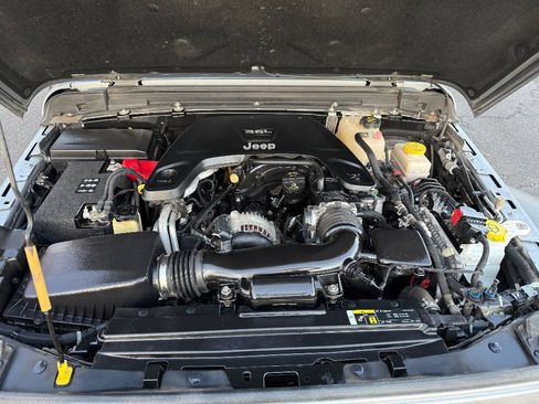 Used 2018 Jeep Wrangler Unlimited Sport image 26