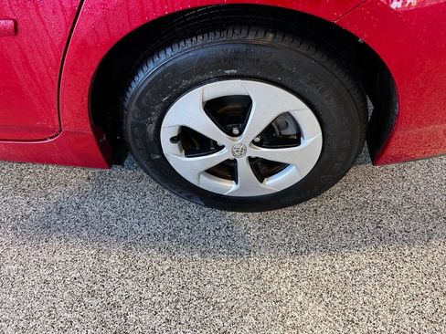 Used 2014 Toyota Prius Four image 10