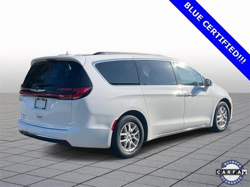 Used 2022 Chrysler Pacifica Touring-L image 7