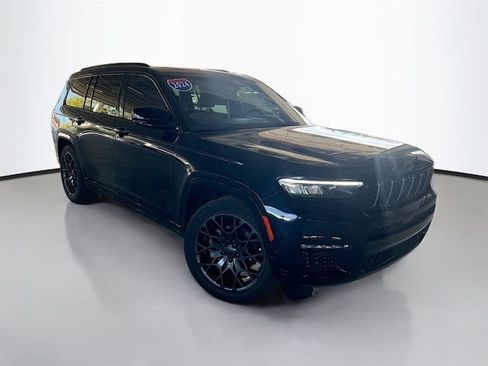 Used 2024 Jeep Grand Cherokee L Summit AWD/4WD image 2