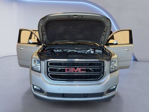 Used 2016 GMC Yukon XL SLT w/ Open Road Package AWD/4WD image 10