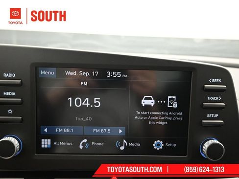 Used 2025 Hyundai Elantra SE FWD image 12