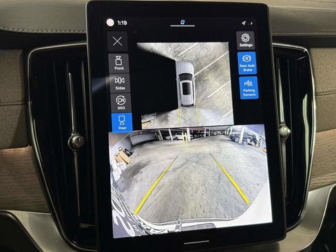 Used 2025 Volvo XC90 B6 Plus AWD/4WD image 7