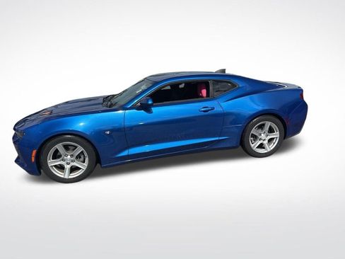 Used 2017 Chevrolet Camaro LT RWD image 6