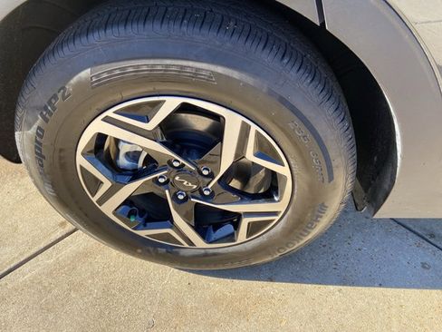 Used 2024 Kia Sportage LX image 30