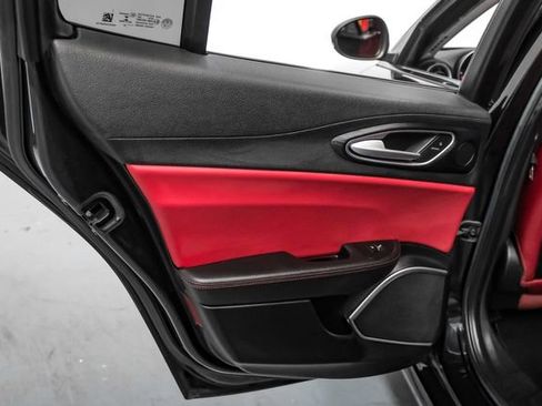 Used 2020 Alfa Romeo Giulia w/ Nero Edizione RWD image 37